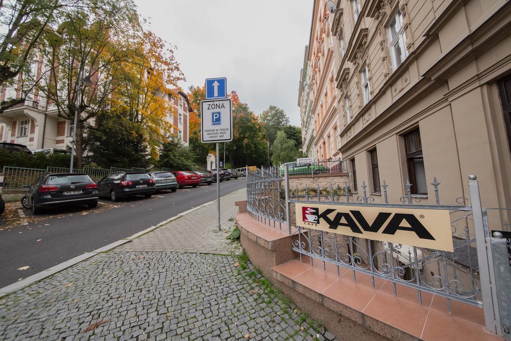 Apartment Aqua Vita Karlovy Vary Bagian luar foto
